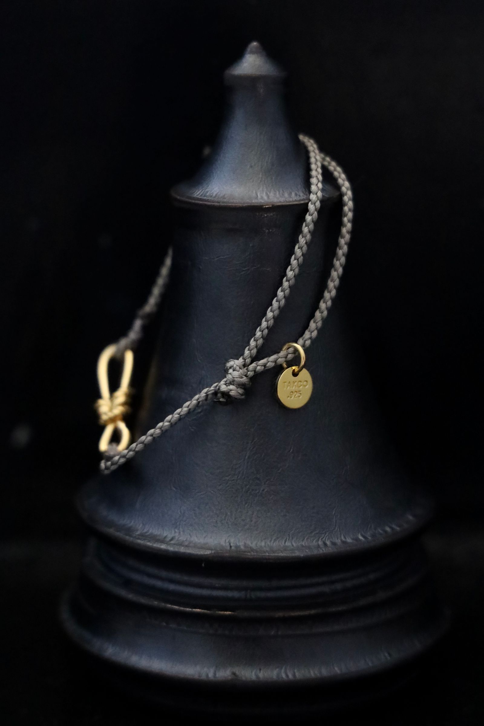 XOLO JEWELRY ショロジュエリー / Twisted Rope Link Silk Code Bracelet-Gold- (GRAY)