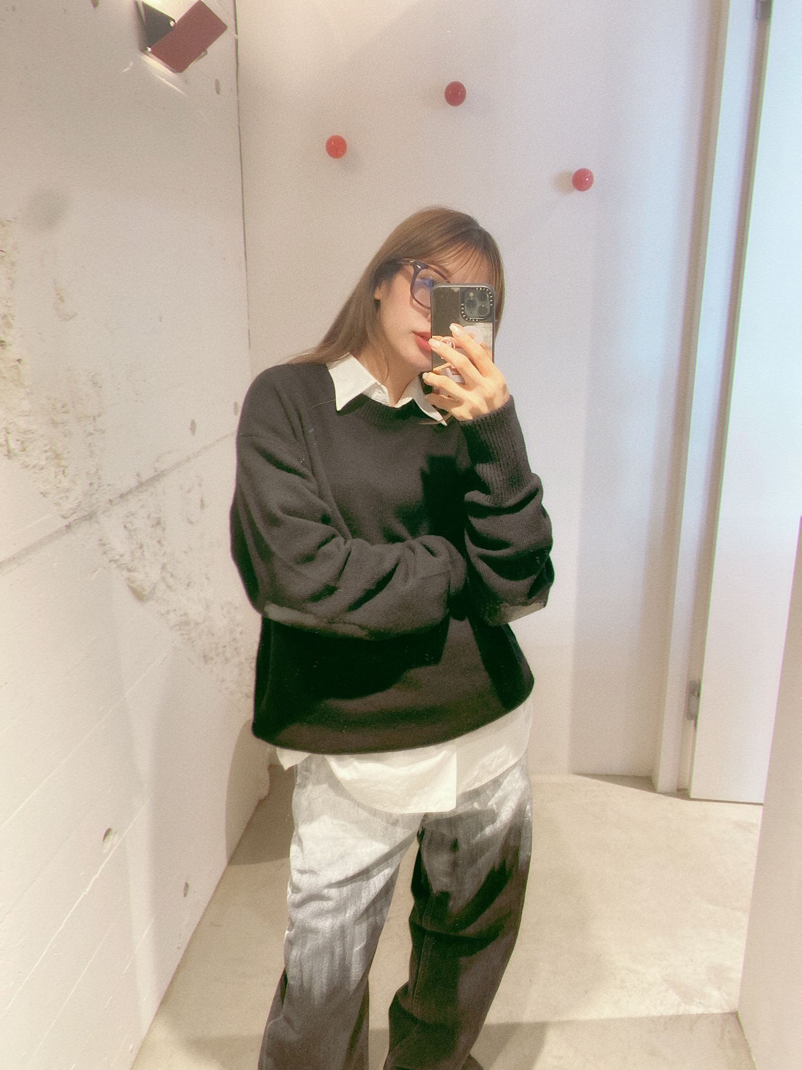 YOKE 新作PAINTED ELBOW PATCH SWEATER style.2024.8.23