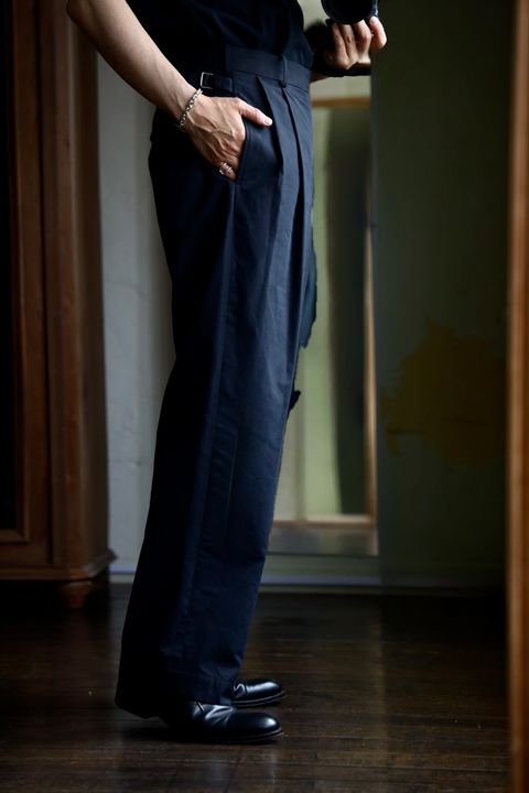 A.PRESSE High Density Weather Cloth Trousersスタイル