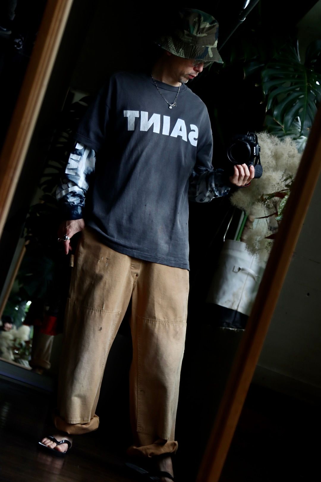 ©SAINT M×××××× 23AW S>N>T TEEスタイル