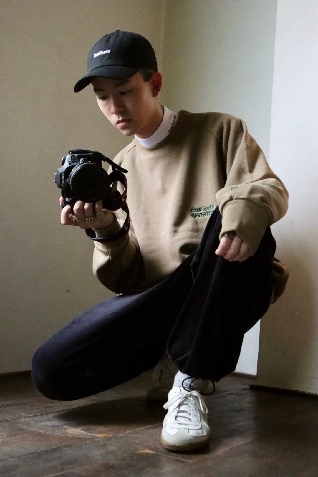 FreshService フレッシュサービス 23AW VIBTEX for FreshService “SWEAT CREW NECK PULLOVER”スタイル