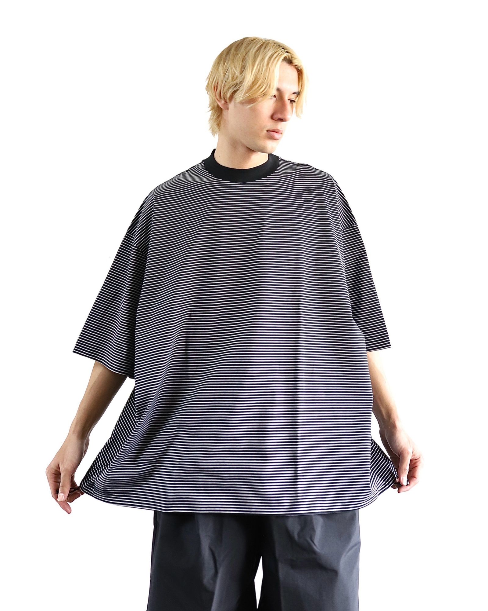 イズネス 24SS BALLOON BORDER SHORT SLEEVE T-SHIRT(Black) style 2024.4.5