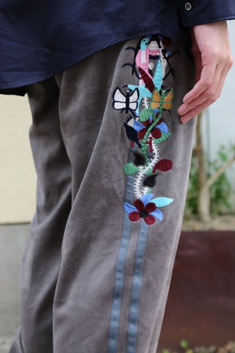 doublet CHAOS EMBROIDERY SUEDE TRACK PANTS"GREY"2020.8.8.