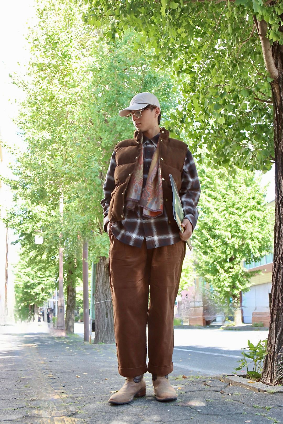 A.PRESSE 23AW Suede Down Vestスタイル
