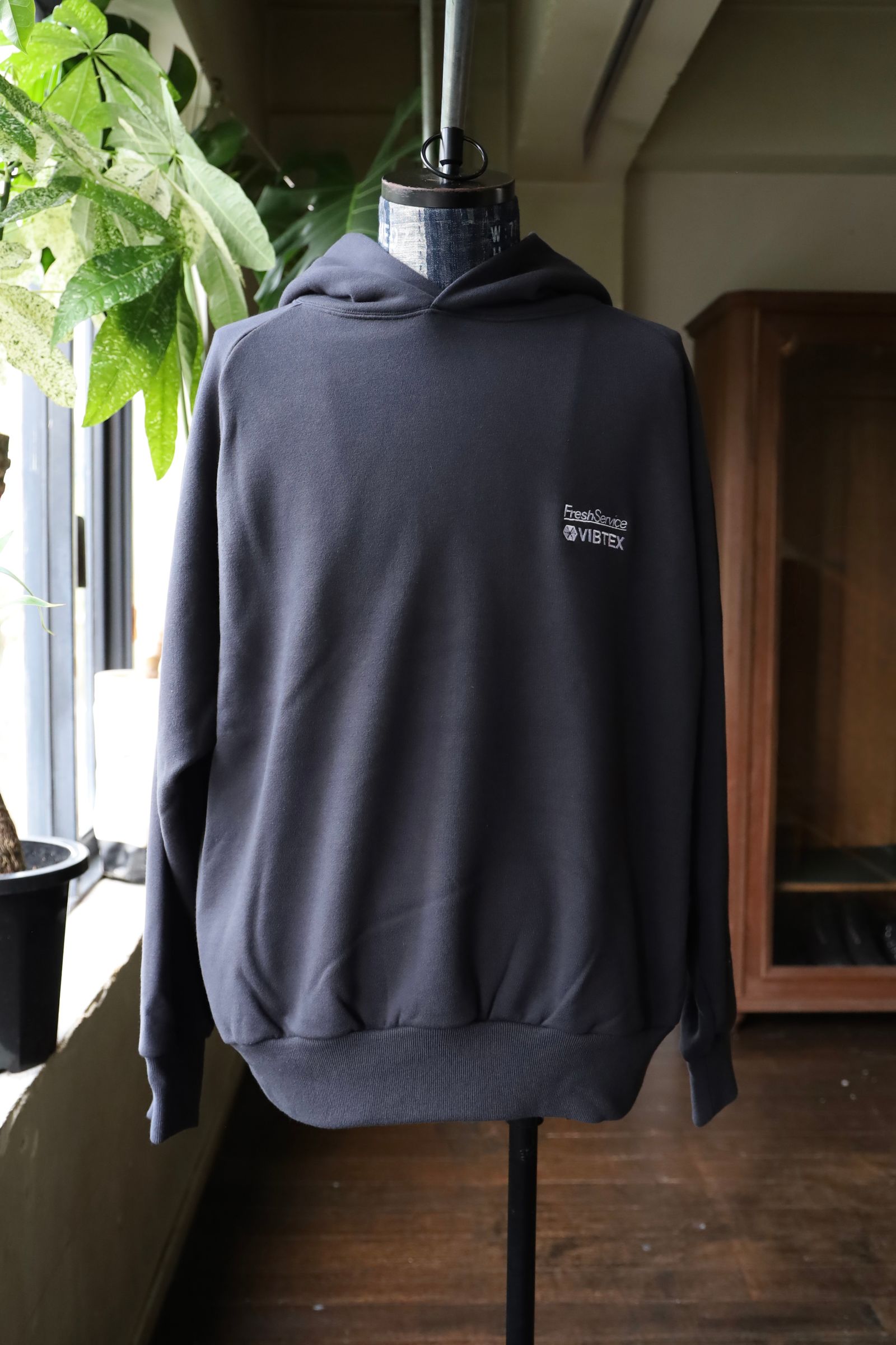 フレッシュサービス VIBTEX for FreshService SWEAT PULL HOODIE(FSC252-70006)GRAY☆5月31日(土)発売！