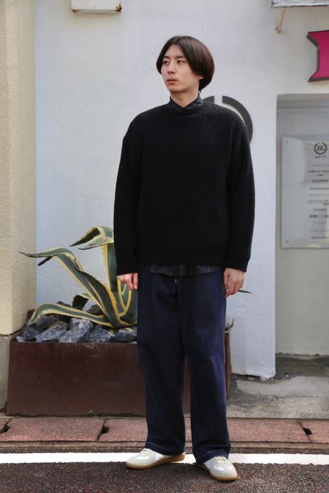 YOKEより、3G BACK ZIP RIB CREW NECK "BLACK" style.2020.10.17.