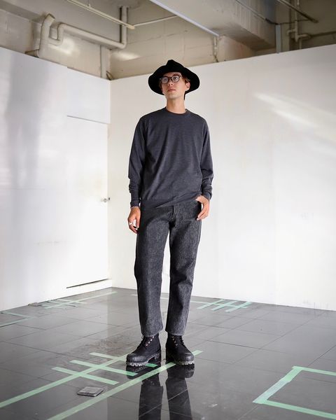 A.PRESSE 24SS Cashmere High Gauge Crew Neck Sweater"CHARCOAL"スタイル
