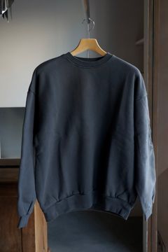 イズネス 25AW PIGMENT DYED CREW NECK SWEATSHIRT (25AW_07_1007AWCS03)BLACK☆新作発売！