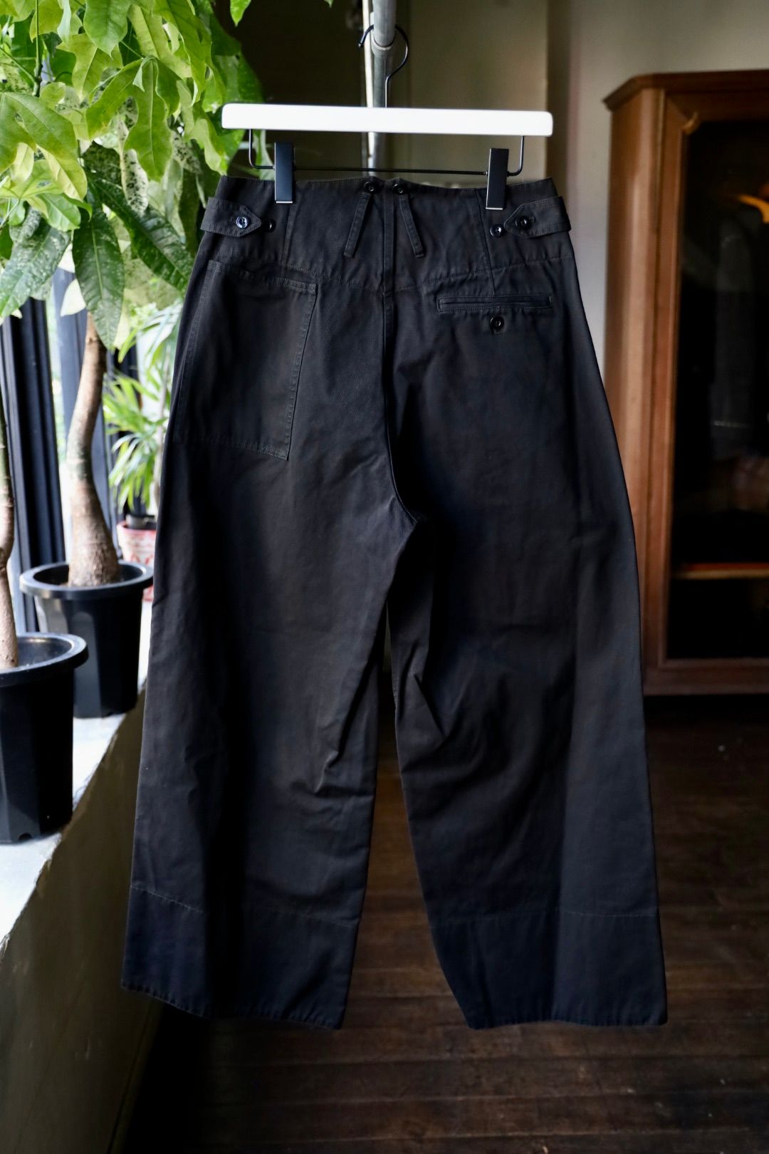 ヨーク 25FW "KATHARINE HAMNETT" Organic Cotton Wide-leg Work Pants(YK25FW01131P-KH)BLACK