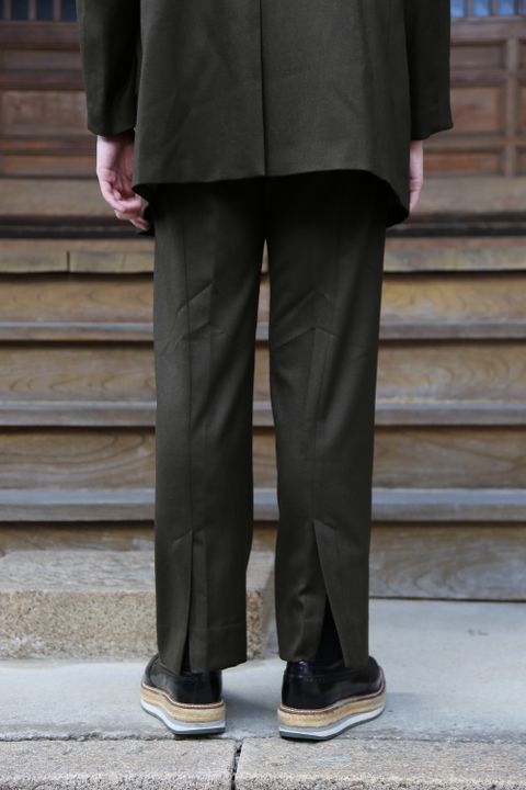 YOKE 新作WOOL FLANNEL BACK SLIT STRAGIHT TROUSERS style.2020.9.27.