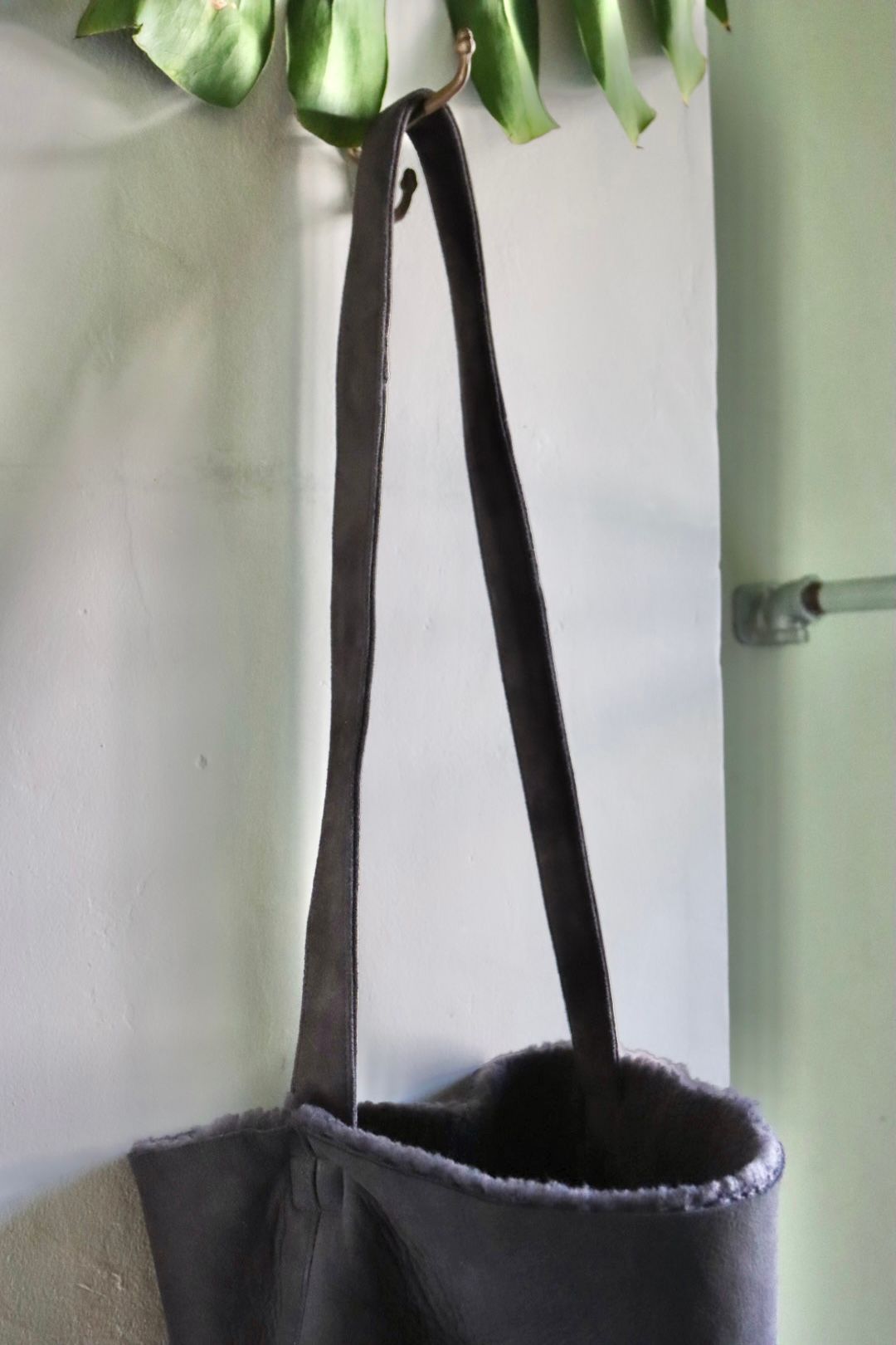 ヨーク22AW REVERSIBLE MOUTON BAG(YK22AW0400A)CHARCOAL