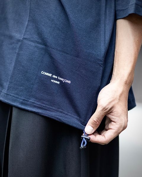 COMME des GARCONS HOMME 綿天竺ポケットTシャツ(NAVY) スタイル 8月3日(土)発売！