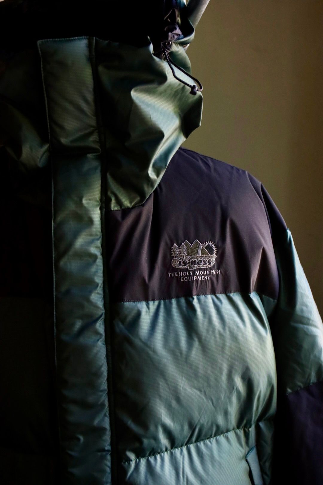 イズネス 23AW FUNCTIONAL DOWN JACKET is-ness×NANGA (1005AWDOWNJK01)GREEN