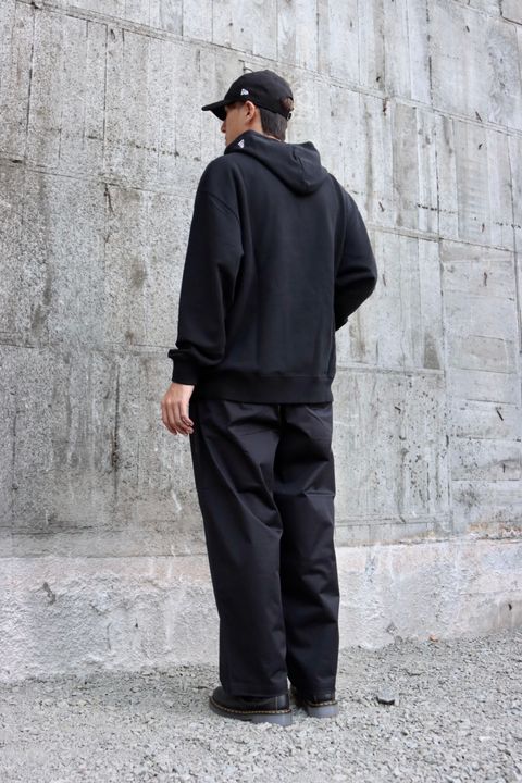 Yohji Yamamoto×NEWERA 裏毛オーバーサイズドプルオーバーフーディースタイル