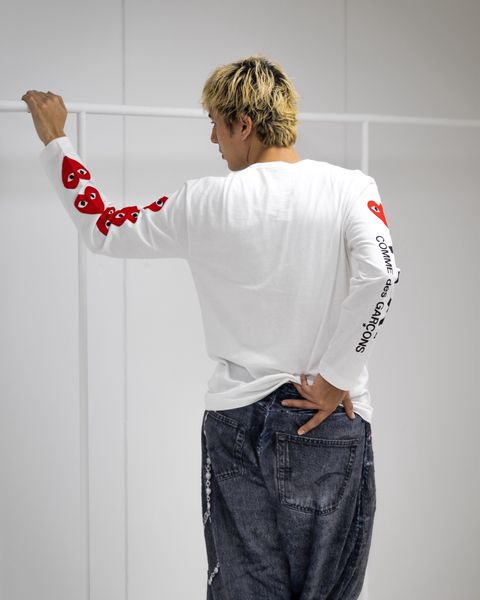 PLAY COMME des GARCONS スリーブロゴプリントTシャツ MARKスタイル