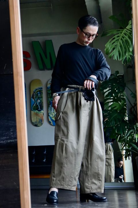 is-ness バルーンカーゴパンツ BALLOON CARGO EZ PANTSスタイル
