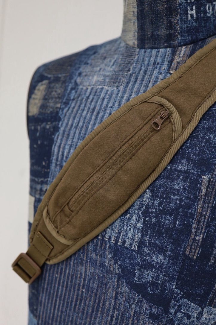 グラフペーパー  Fine Wool Saxony Medium Shoulder Bag(GU263-90428)BROWN☆10月10日(土)新作発売！
