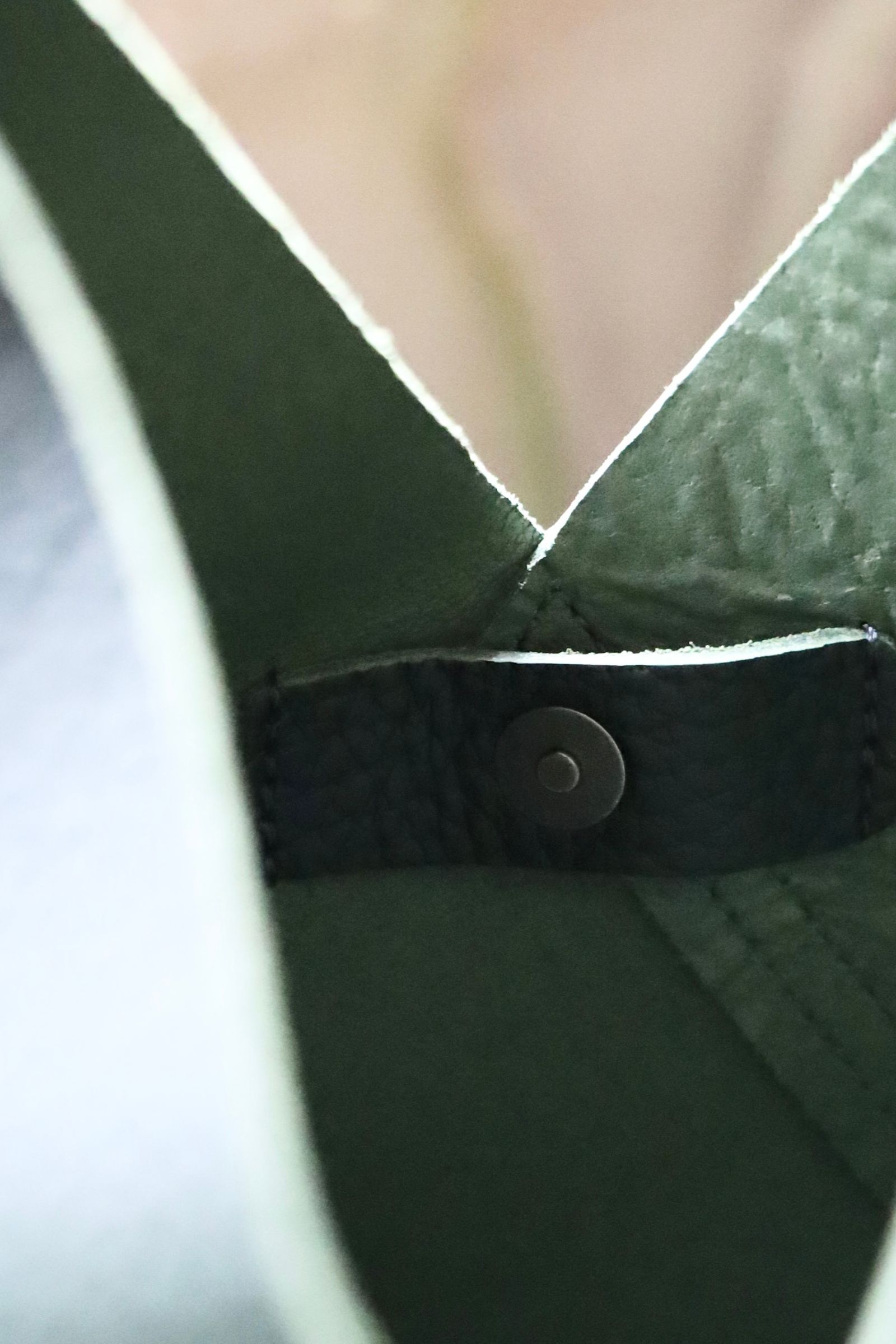 エンダースキーマ バッグ triangle bag(wt-rb-trb)moss green