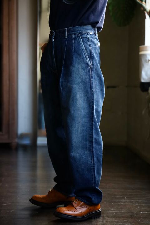Graphpaper Selvage Denim Two Tuck Tapered Pantsスタイル