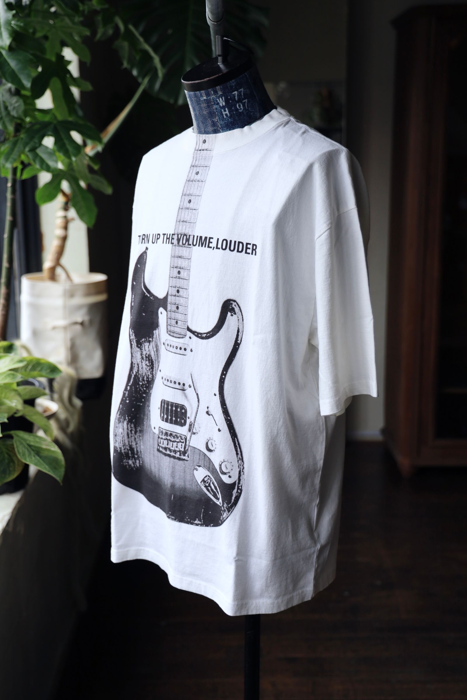 トーキングアバウト ジ アブストラクション 25SS SMOUDGE T-SHIRT GUITAR(NPT-T-007)生成