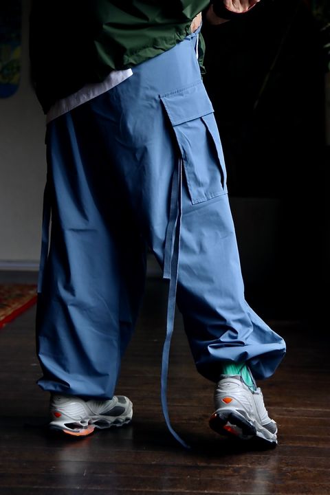 FreshService MICRO TYPEWRITER CARGO PANTSスタイル
