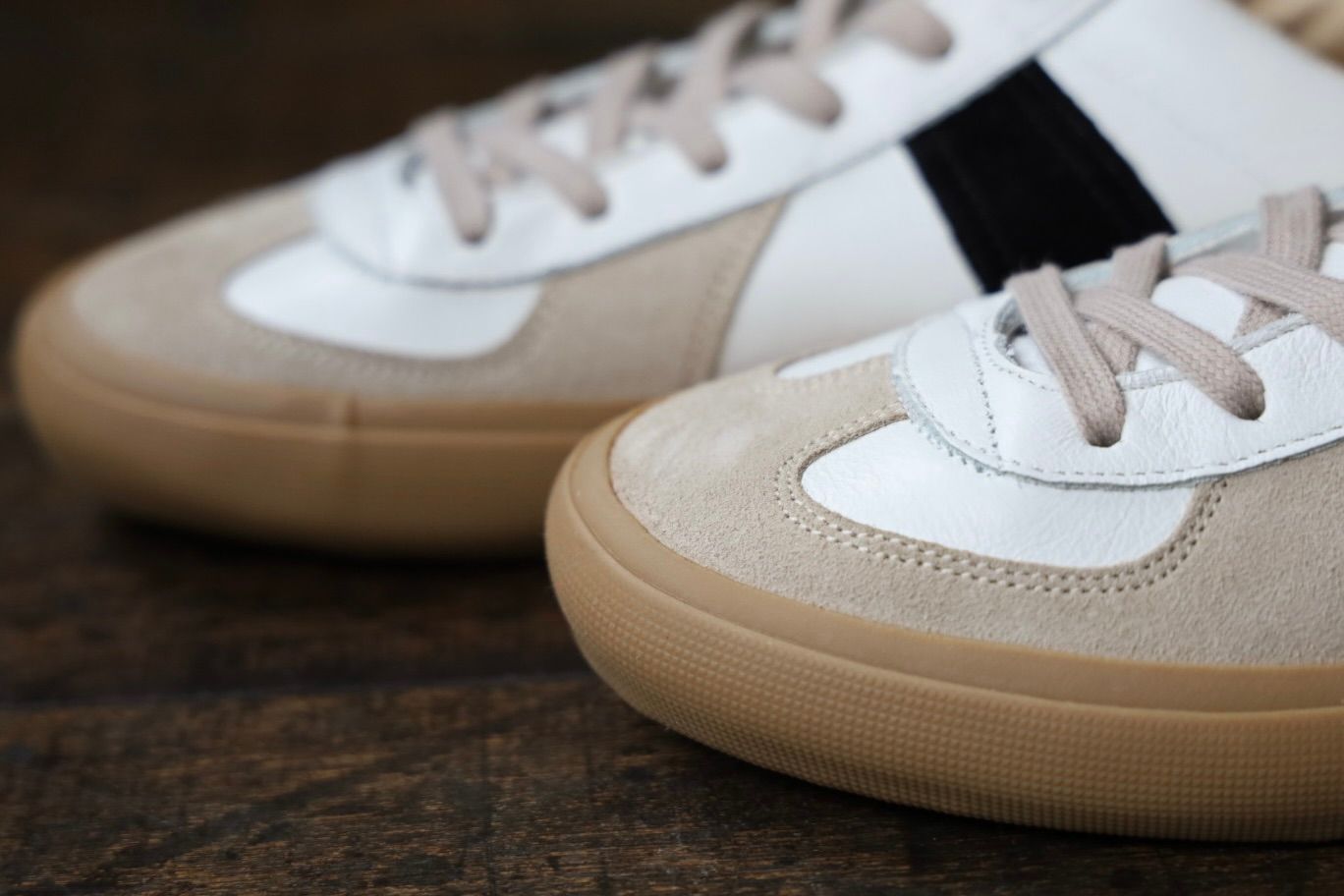 グラフペーパー25AW REPRODUCTION OF FOUND For GP GERMAN MILITARY TRAINER(GU253-90590) WHITE×BLACK
