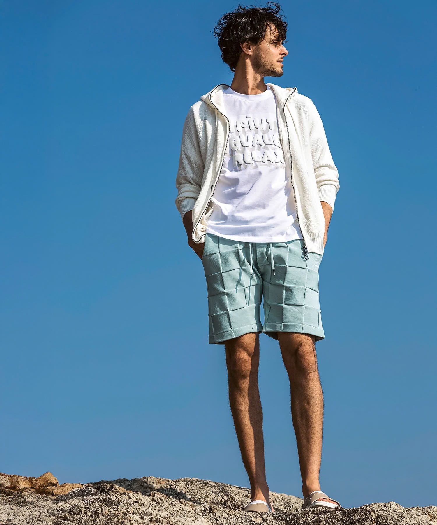 シャドウロゴ半袖Tシャツ / ホワイト【UST-26005】