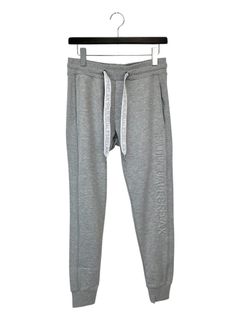 EMBOSSED LOGO JOGGER PANTS / エンボスロゴ ジョガーパンツ / グレー【USB-26063】