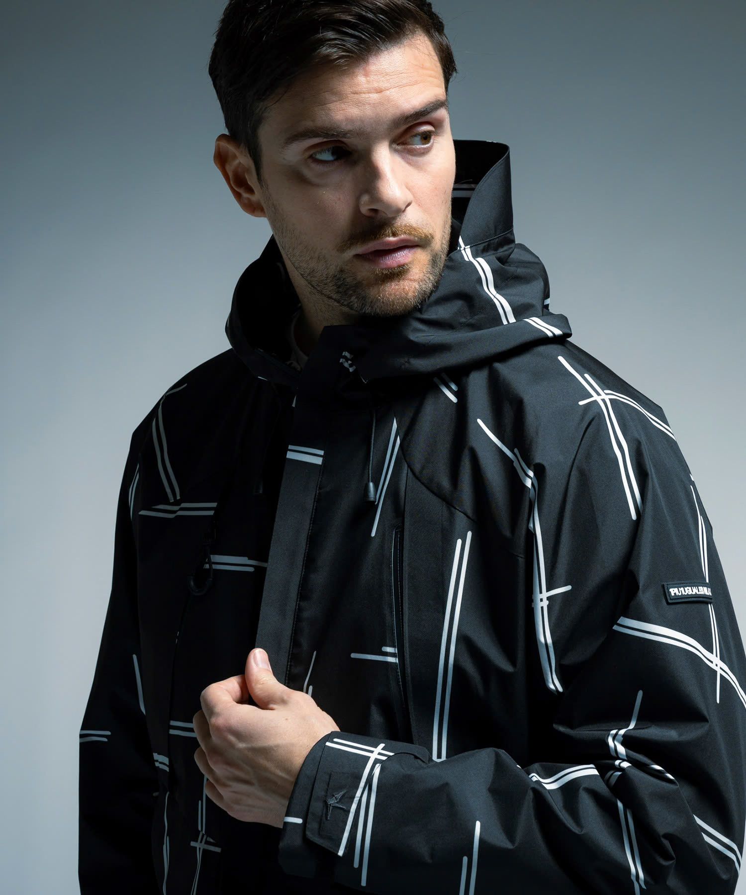 ☆先行予約☆1PIU1UGUALE3 RELAX × +phenix / トランスフォームマウンテンパーカー WINDSTOPPER プロダクト by GORE-TEX LABS /ウィンドストッパー / ゴアテックス  / ブラック×ホワイト 【USO-26130】