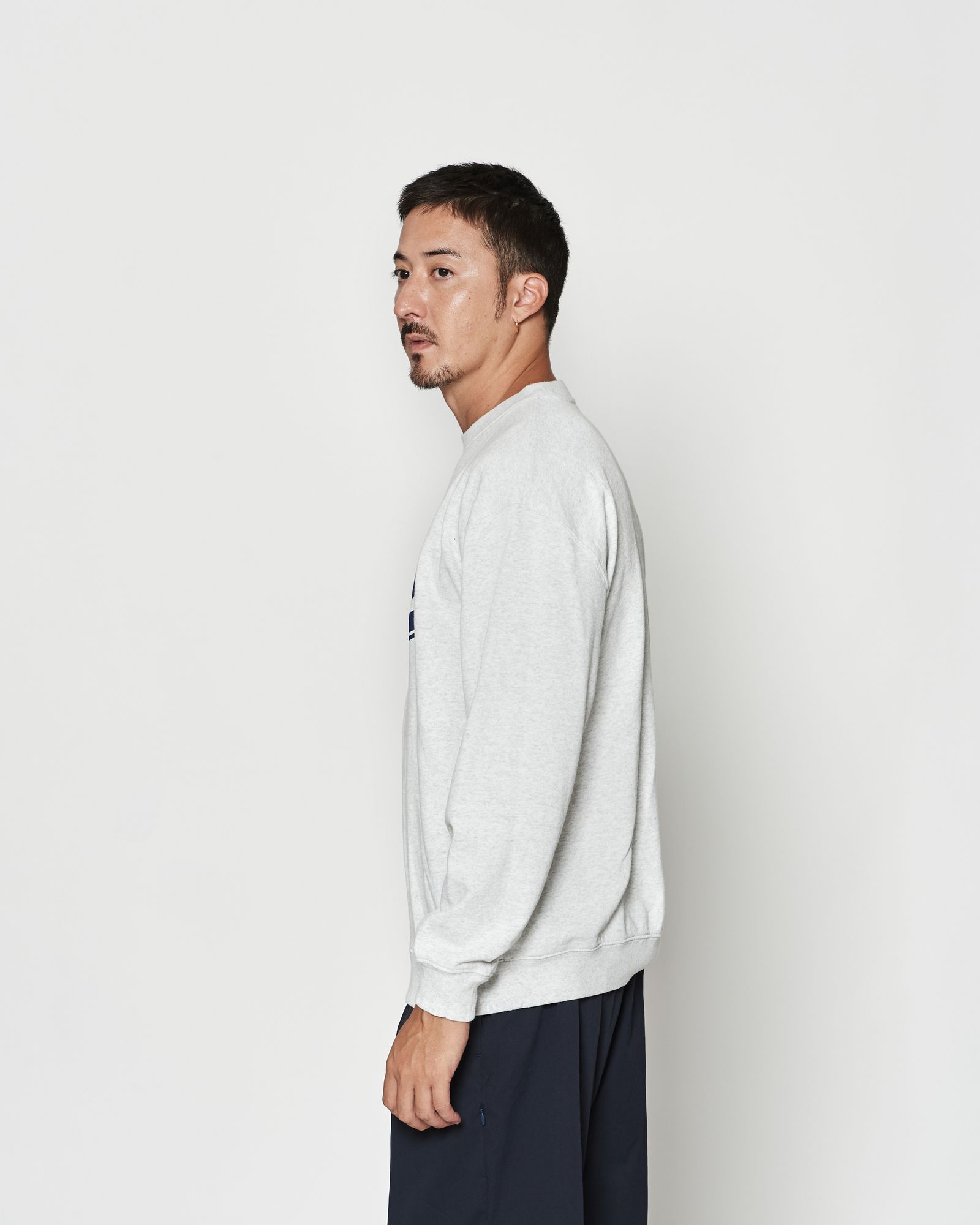 ☆先行予約☆muta MARINE × ACANTHUS  / エイジングサークルロゴクルーネックスウェット / Aging Circle Logo Crewneck / ASH GREY 【MA2611】