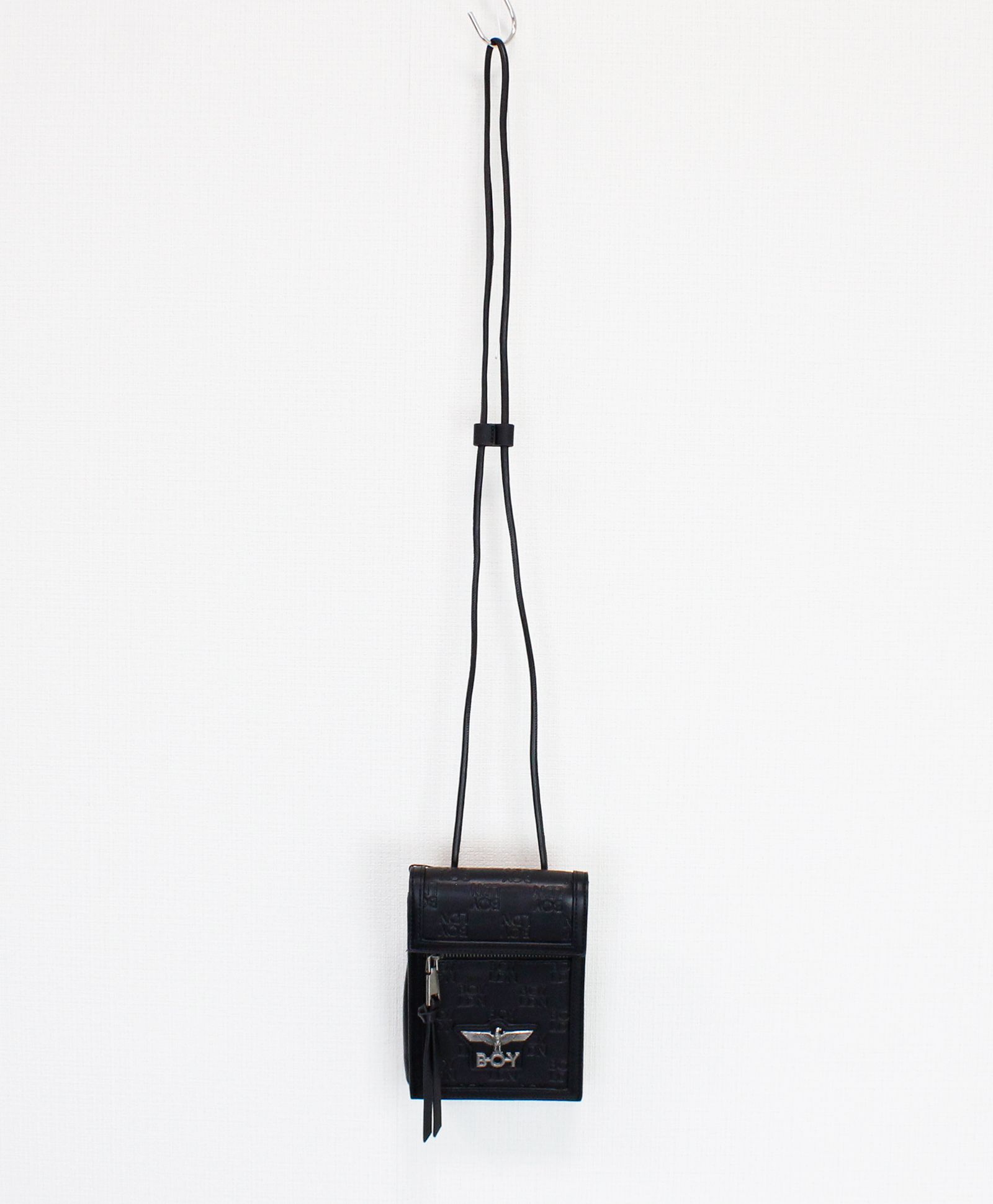 BOY LONDON - ミニショルダーバッグ / EMBOSSING MINI SHOULDER BAG / BLACK | femt