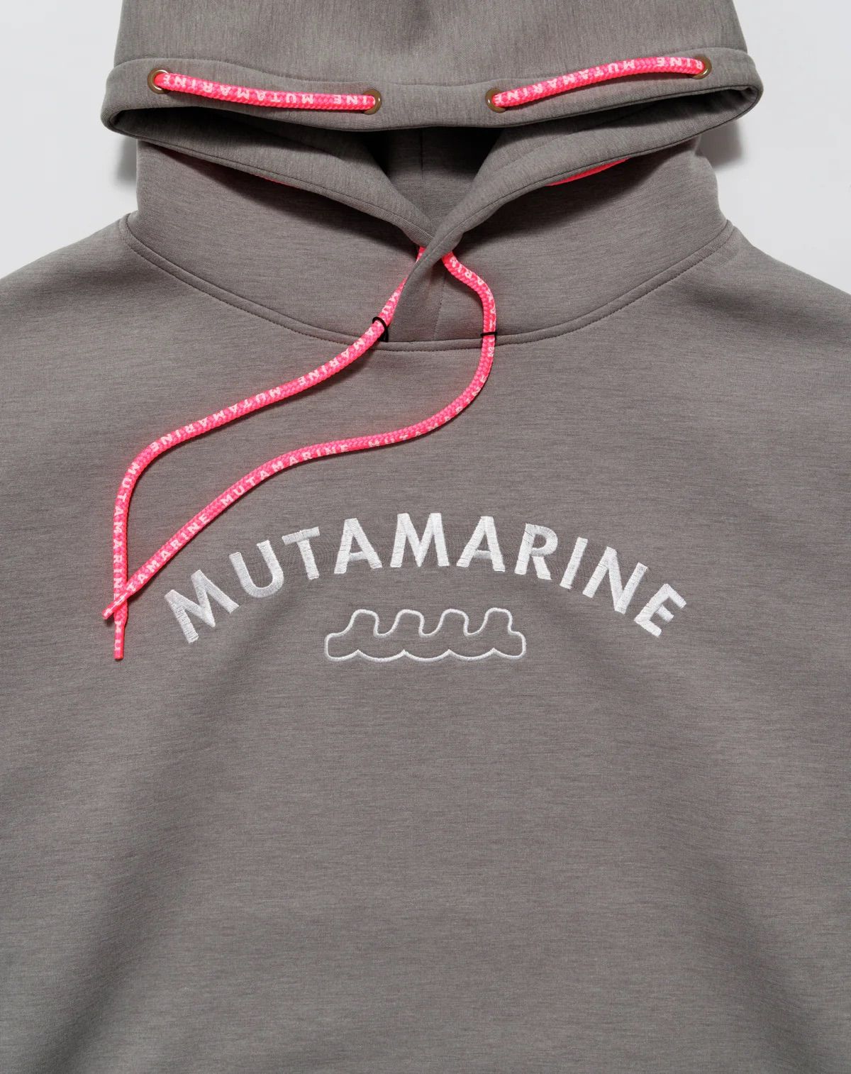 muta - アラウンドスピンドル プルパーカー / ベージュ [MMJC