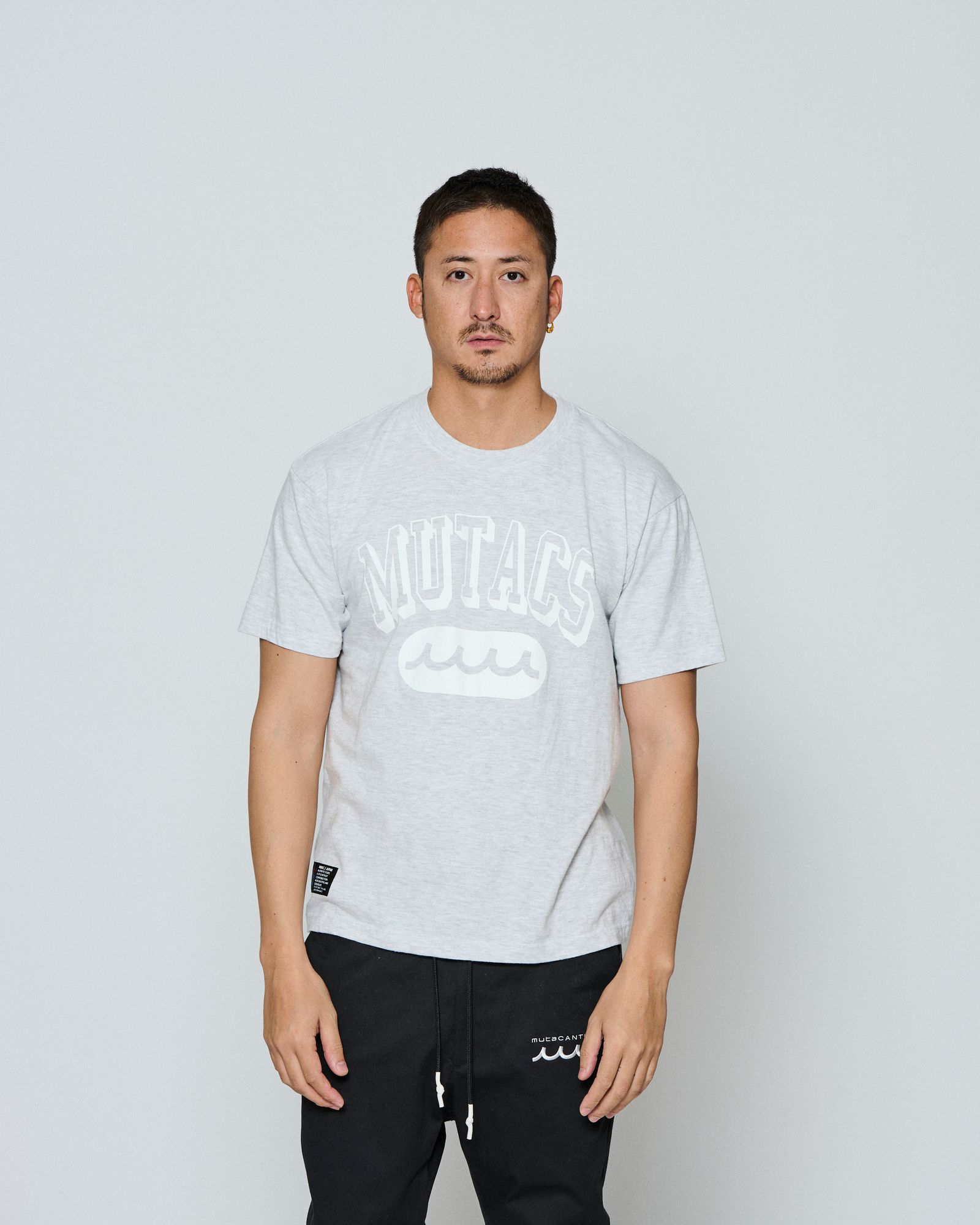 ☆先行予約☆ muta MARINE × ACANTHUS / カレッジロゴTシャツ / Shadow College Logo Tee / GREY 【MA2662】