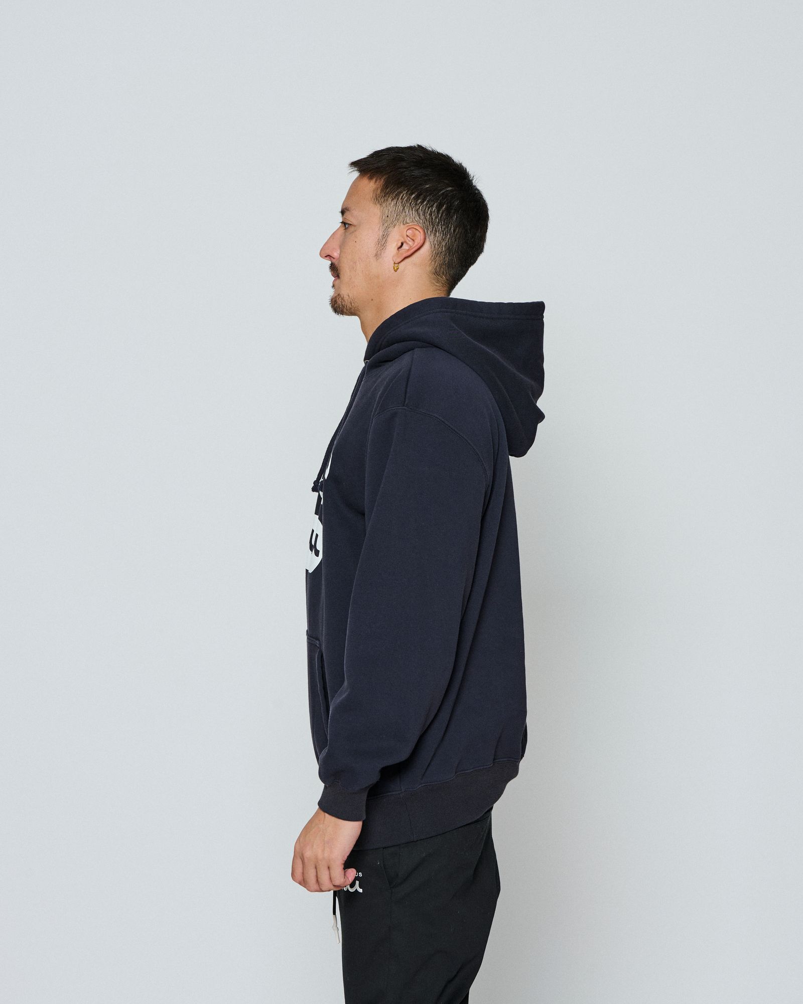 ☆先行予約☆ muta MARINE × ACANTHUS / カレッジロゴフーディー /パーカー / Shadow College Logo Hooded Sweatshirt / NAVY 【MA2660】