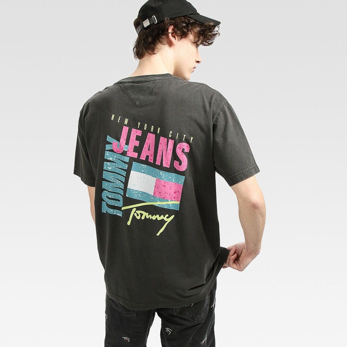 Tommy Jeans / バックロゴグラフィックTシャツ ブラック TJM 