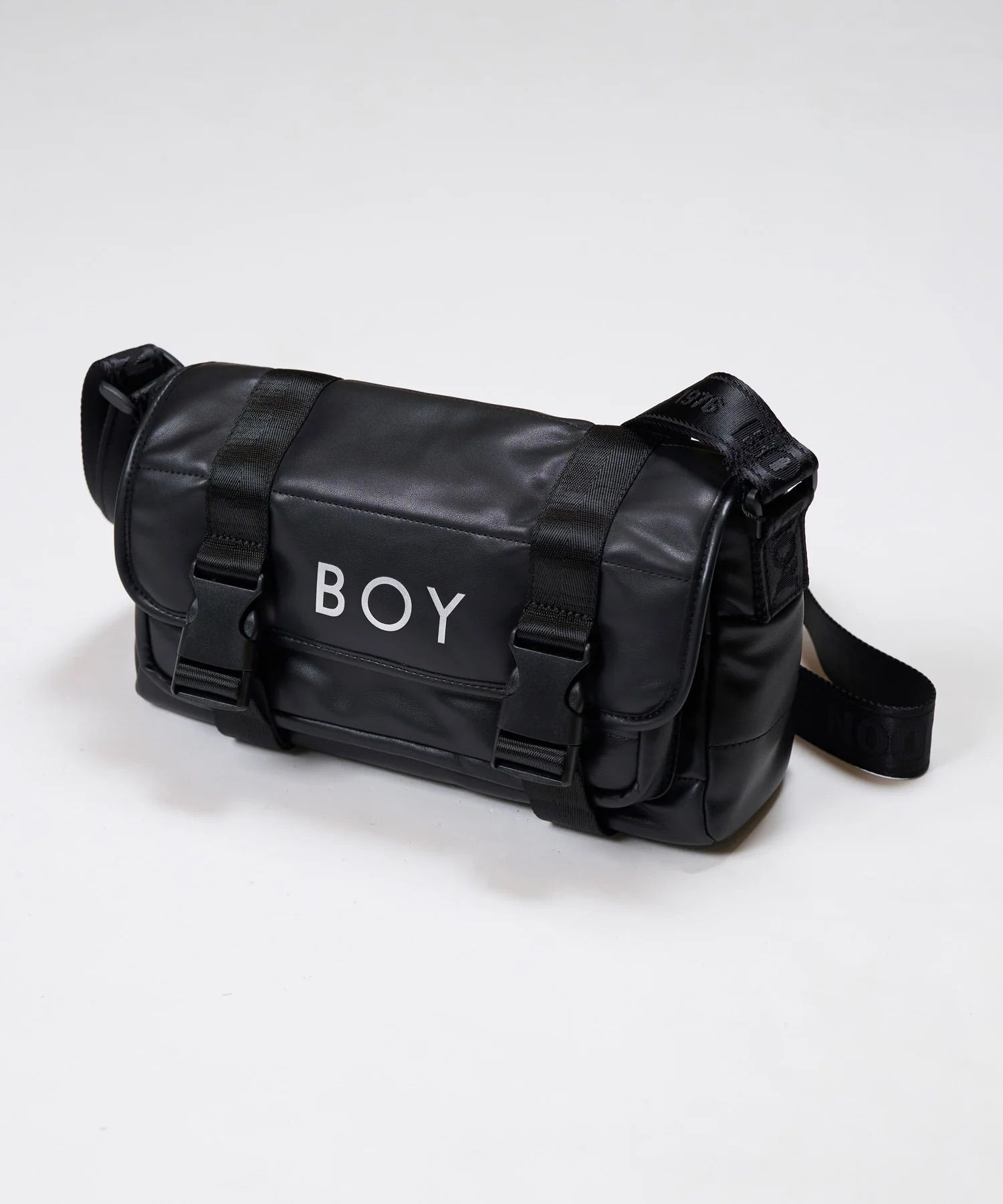 boy london バッグ メンズ