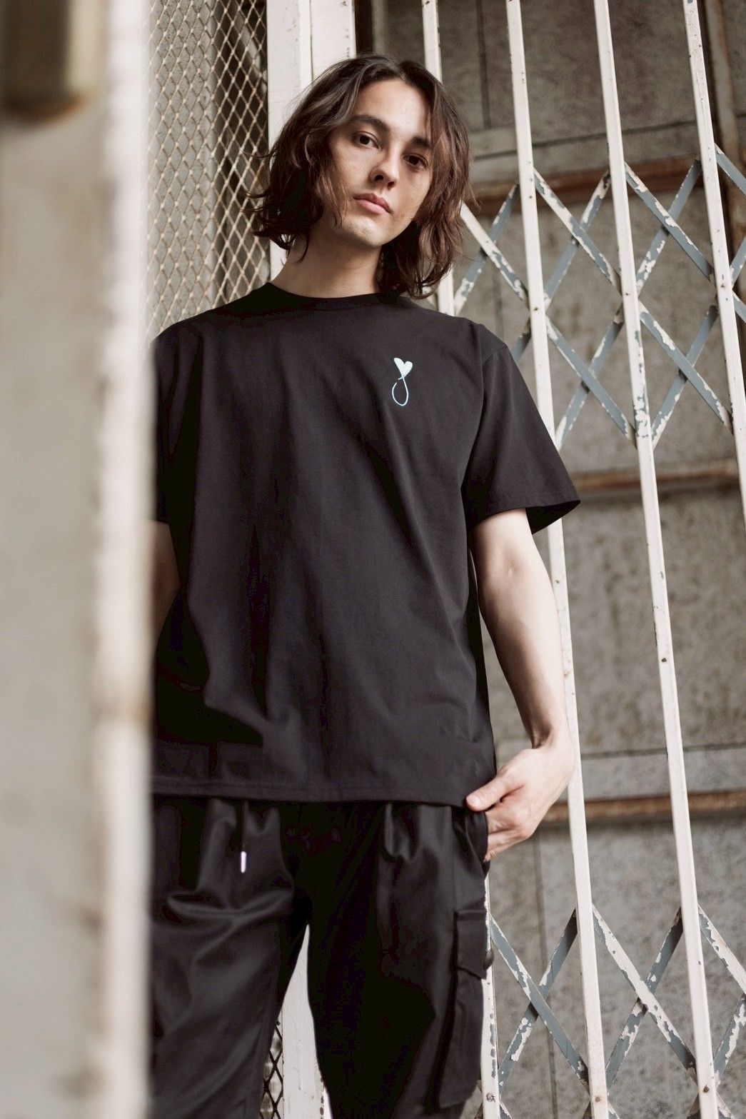 Tシャツ / Tiphanie / BLACK x BLUE