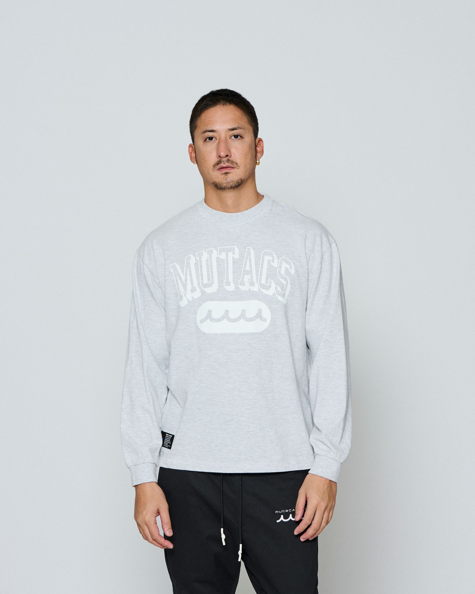 ☆先行予約☆ muta MARINE × ACANTHUS / カレッジロゴロンTee / Shadow College Logo L/S Tee / GREY 【MA2661】