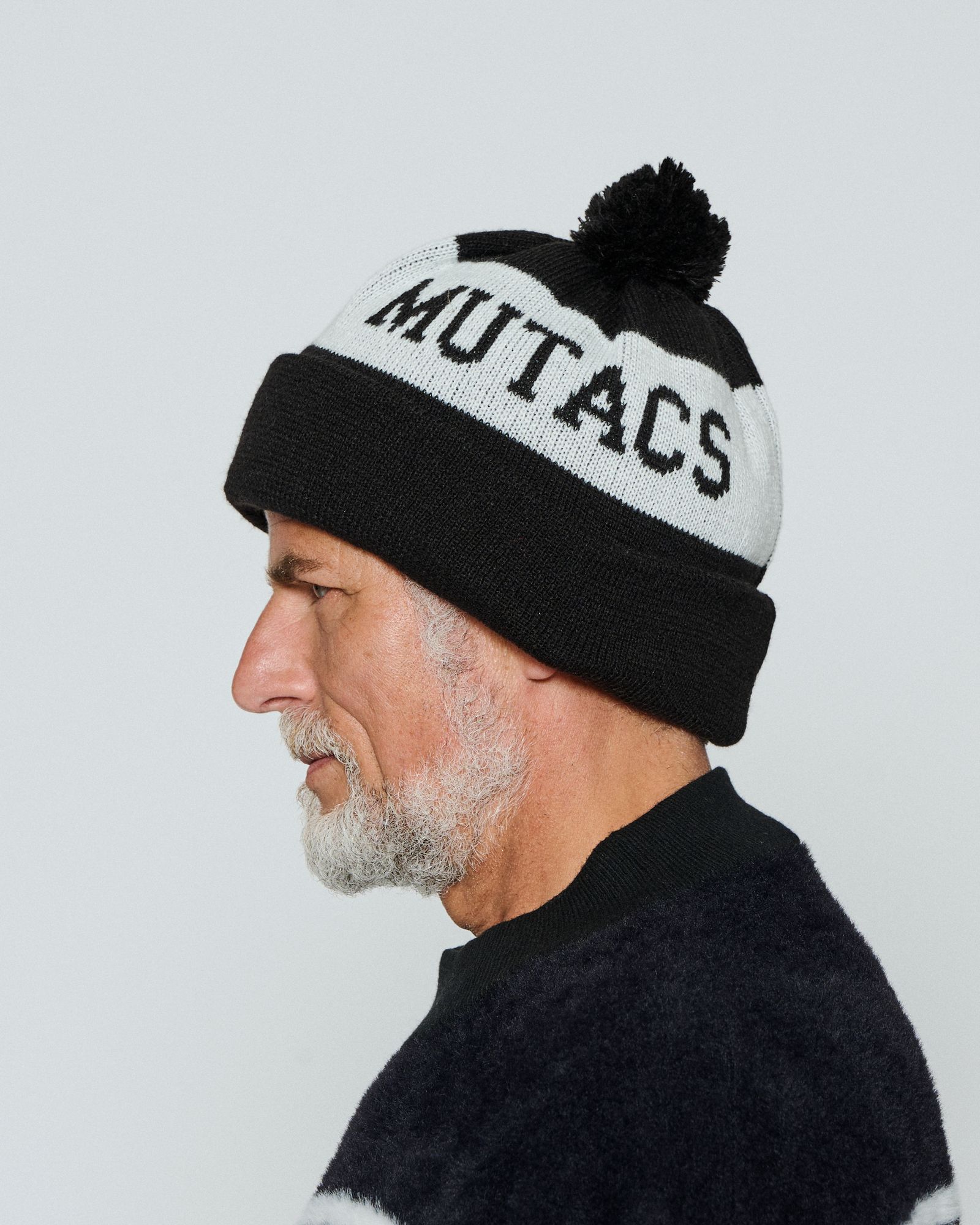 ☆先行予約☆ muta MARINE × ACANTHUS / ニットキャップ / Wave Logo Pom-pom Knit Cap / BLACK 【MA2664】