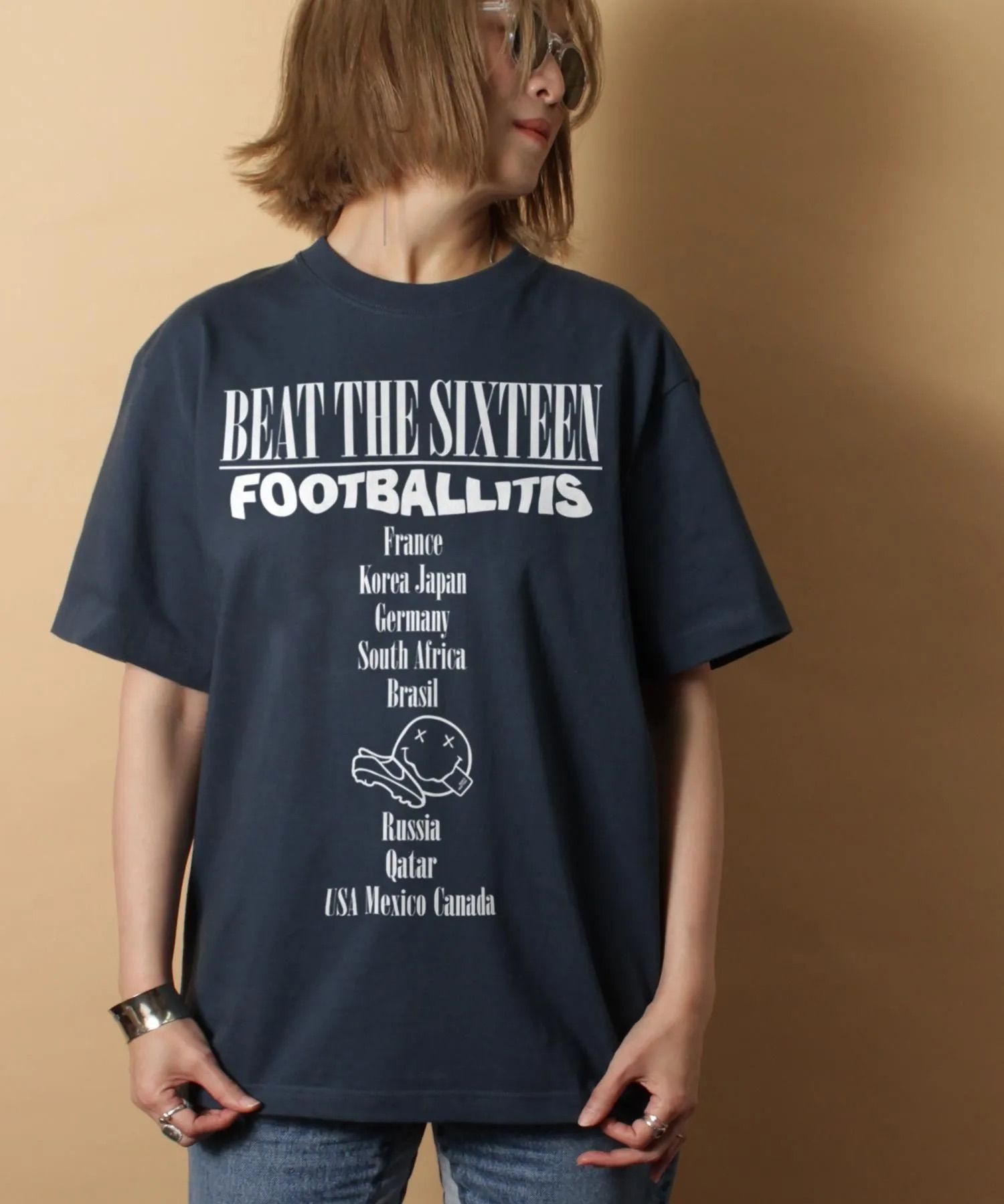 【FOOTBALLITIS】[SMILEY] Tシャツ / BLUE [261321NV]