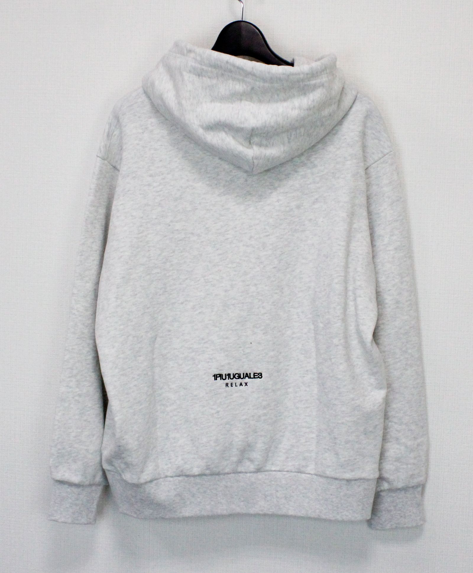 1PIU1UGUALE3 RELAX × PEANUTS / スヌーピー ラインストーンフーディー / パーカー / オートミール 【USO-26055】