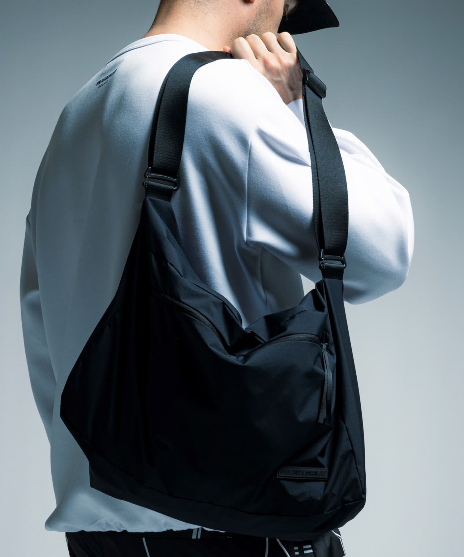 ☆先行予約☆1PIU1UGUALE3 RELAX × +phenix / トランスフォームマウンテンパーカー WINDSTOPPER プロダクト by GORE-TEX LABS /ウィンドストッパー / ゴアテックス  / ブラック【USO-26130】