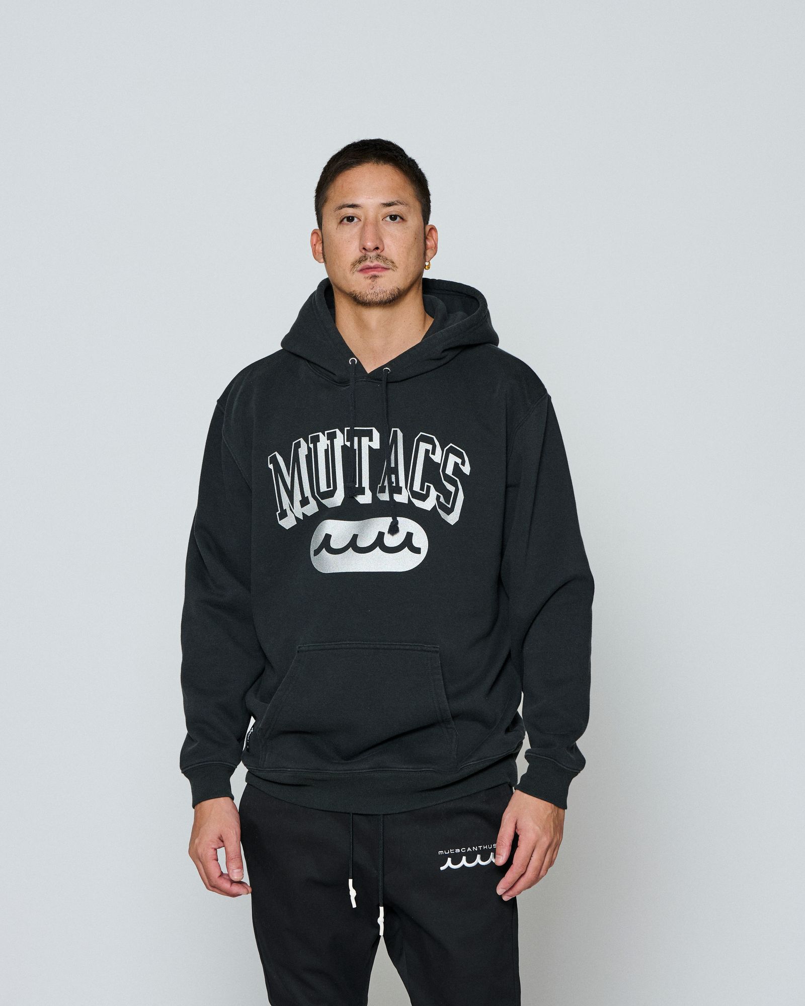 ☆先行予約☆ muta MARINE × ACANTHUS / カレッジロゴフーディー /パーカー / Shadow College Logo Hooded Sweatshirt / BLACK 【MA2660】