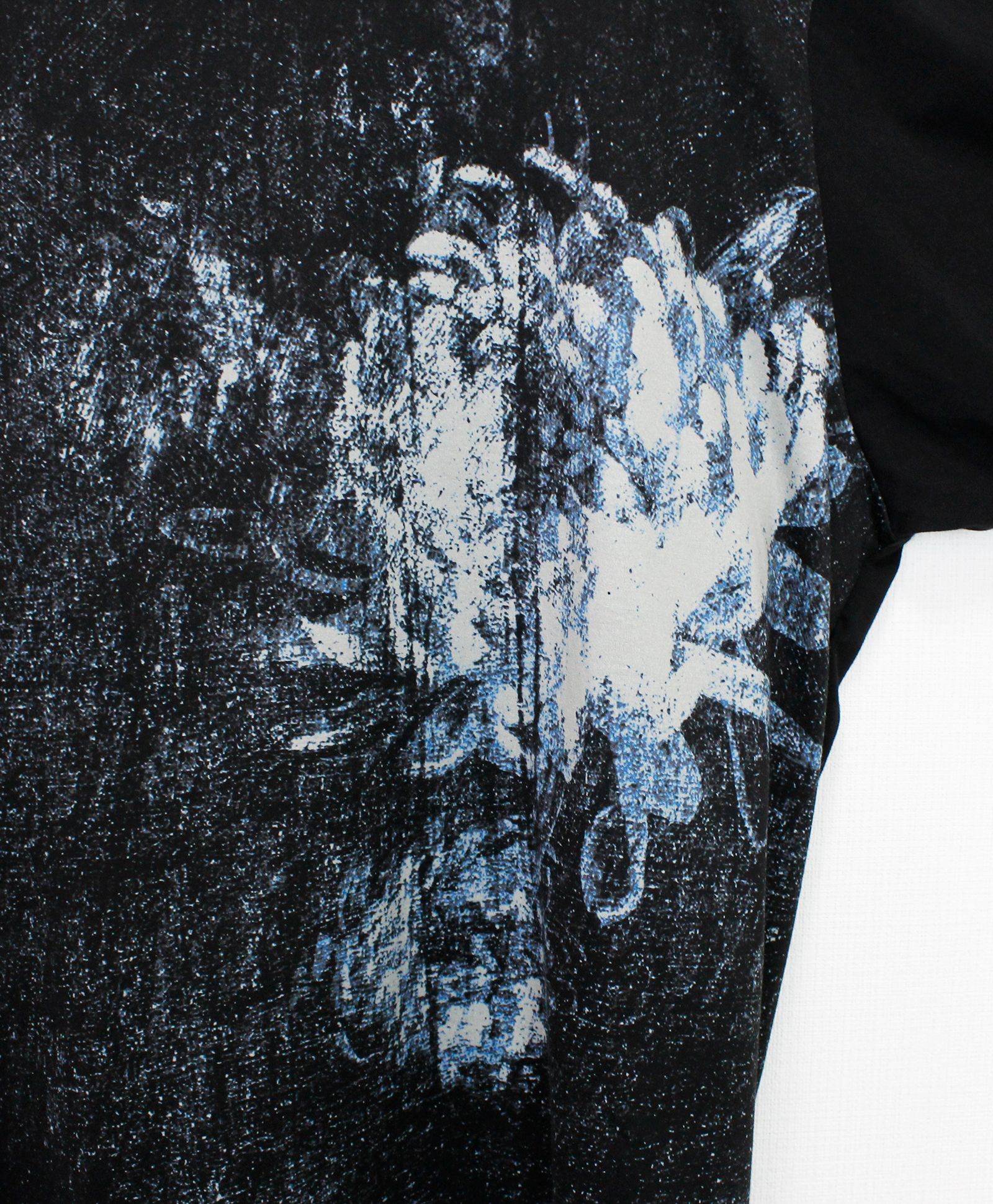 SILKETTE JERSEY FLORAL PATTERN SLIT JUMBO SHORT SLEEVED T-SHIRT / BLACKxBLUE [GL-T02-011-1-03]