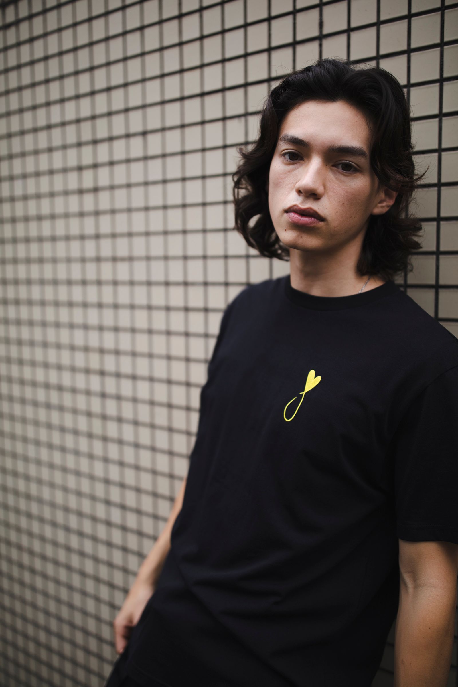 Tシャツ / Tiphanie / BLACK x YELLOW