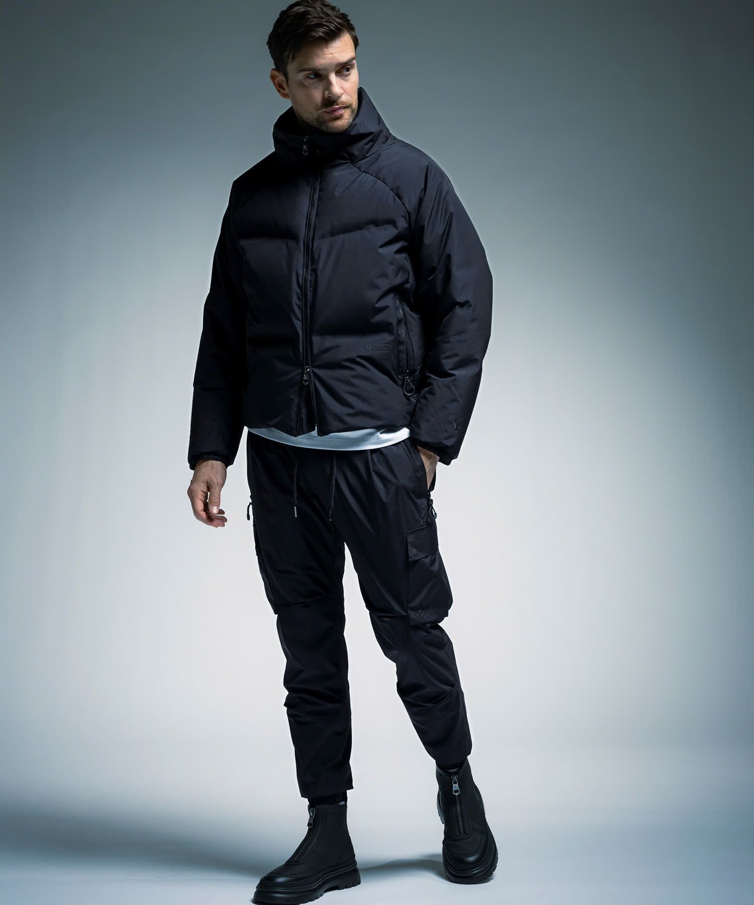☆先行予約☆1PIU1UGUALE3 RELAX × +phenix / ルーズカーゴパンツ / WINDSTOPPER プロダクト by GORE-TEX LABS /ウィンドストッパー / ゴアテックス / ブラック【USB-26132】