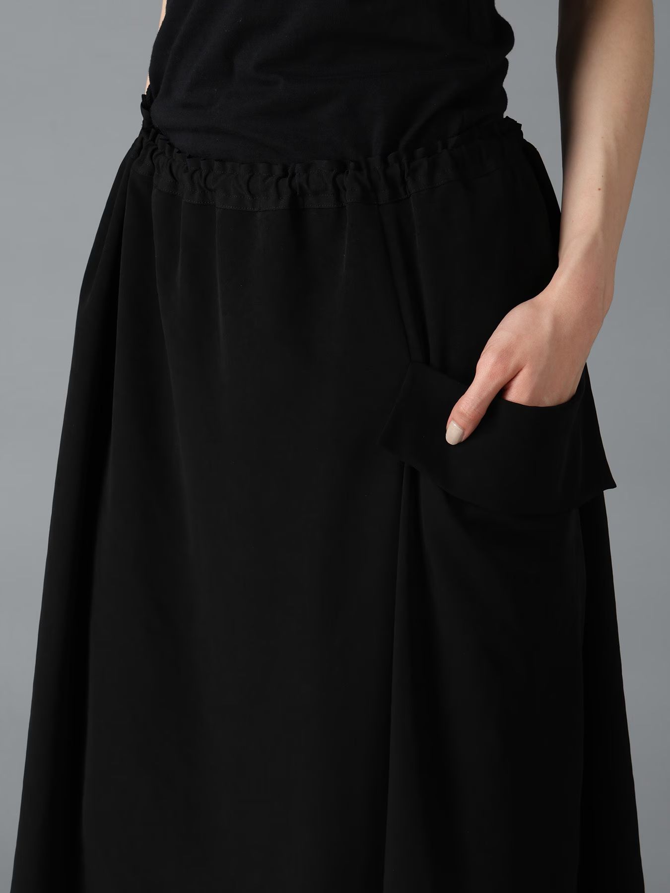 CREPE de CHINE LEFT DROP GATHER SKIRT / BLACK  [GW-S02-500-1]