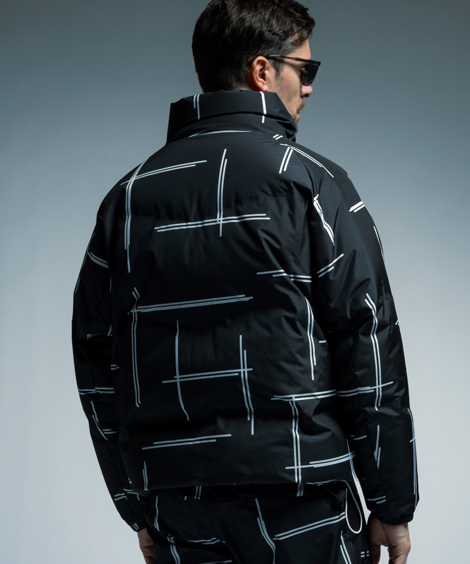 ☆先行予約☆1PIU1UGUALE3 RELAX × +phenix / スタンドカラーショートダウンジャケット WINDSTOPPER プロダクト by GORE-TEX LABS / ウィンドストッパー / ゴアテックス  / ブラック×ホワイト【USO-26132】