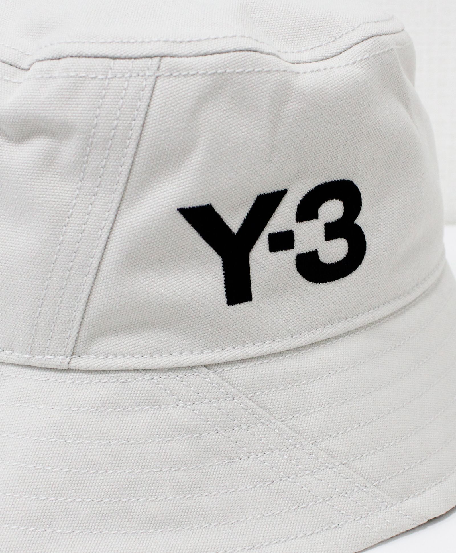 Y-3 - バケットハット / Y-3 STAPLE BUCKET HAT / TALC [IQ3396-ACCA23