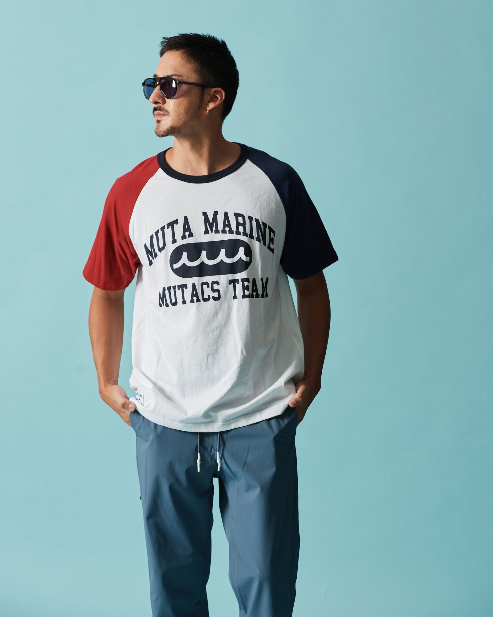 ☆先行予約☆muta MARINE × ACANTHUS  / カレッジロゴラグランスリーブTシャツ / College Logo Raglan Sleeves Tee / WHITE RED【MA2619】